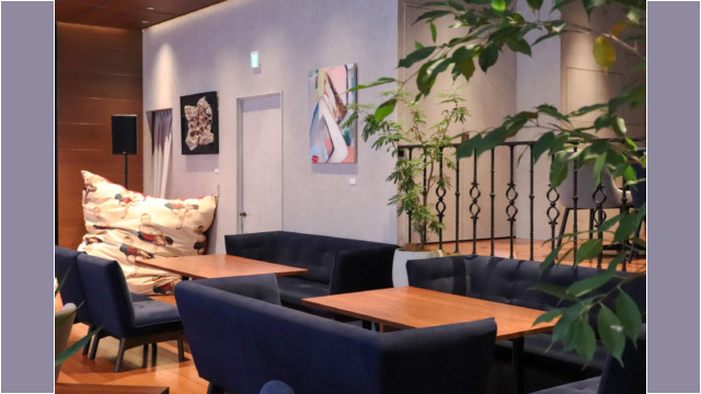 「パンとエスプレッソとGINZA ART LOUNGE」でアート作品を展示する空間